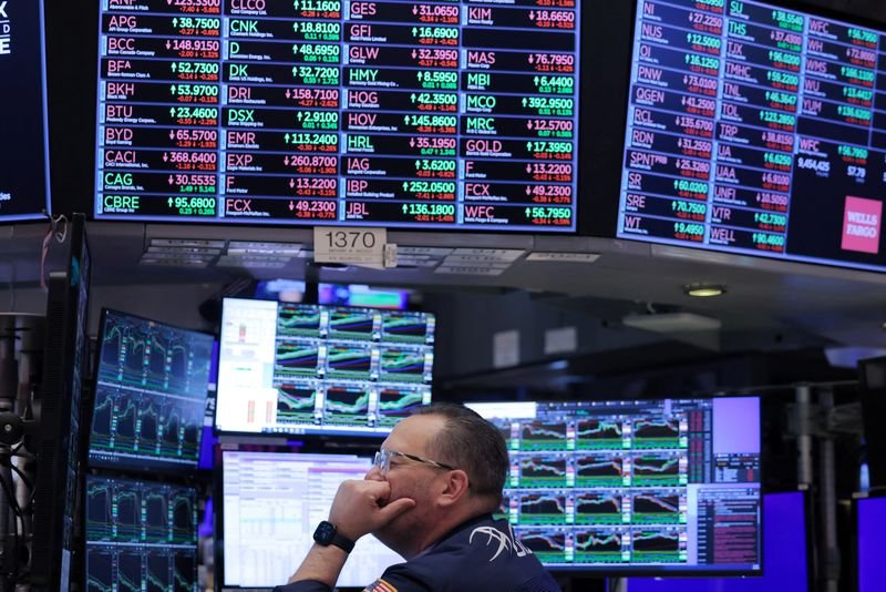 Saham berjangka AS naik tipis; gencatan senjata Israel-Iran berlanjut, Powell dikecam