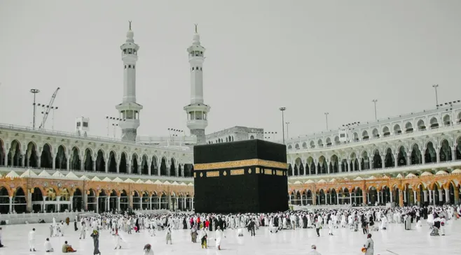 Arab Saudi Tetapkan Aturan Baru Umrah, Harus Pesan Hotel Resmi
