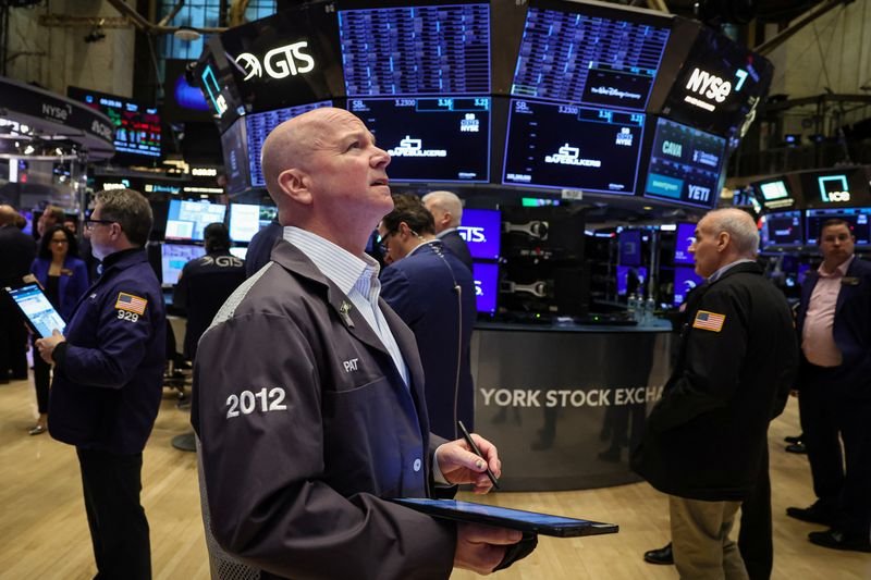 Pasar saham hari ini: S&P 500 terus menguat dan bertahan di dekat rekor tertinggi