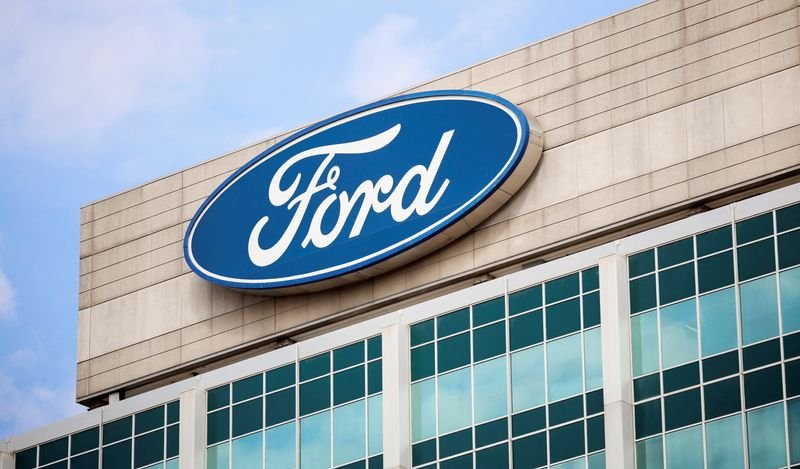 Eksklusif-Ford memanggil mayoritas pekerja ke kantor empat hari seminggu
