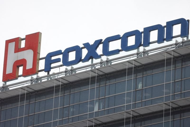 Foxconn hampir mencapai kesepakatan untuk memasok bus listrik ke Mitsubishi Fuso