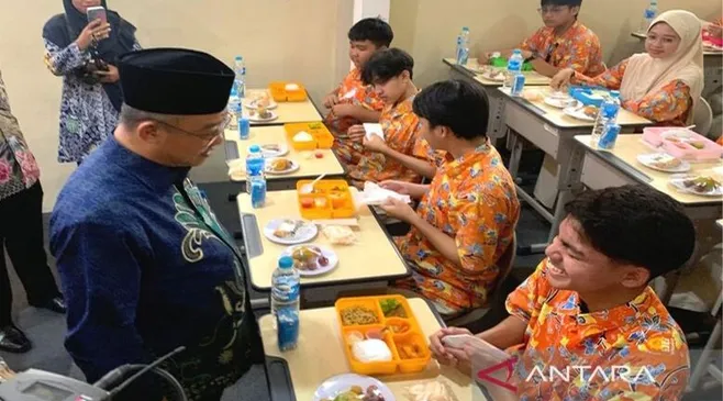Alasan Belum Semua Sekolah Dapat Makan Bergizi Gratis di Indonesia