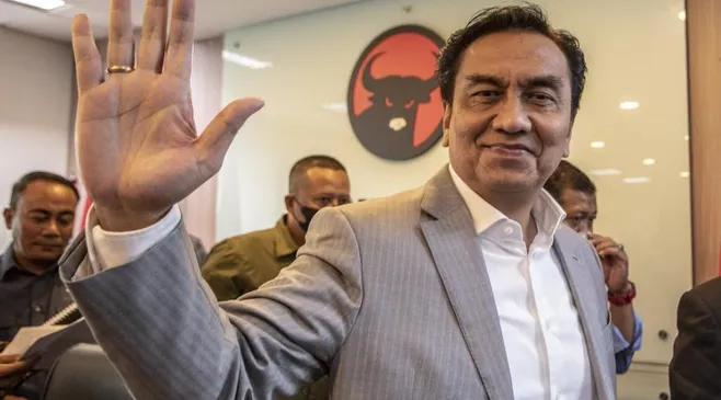 Effendi Simbolon Minta Megawati Mundur dari Ketum PDI Perjuangan, Sebut Jokowi yang Selama Ini Justru Membela Hasto