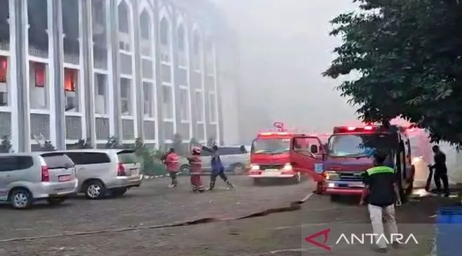 Kebakaran Gedung Rektorat UIN Jakarta Diduga Akibat Korsleting Listrik