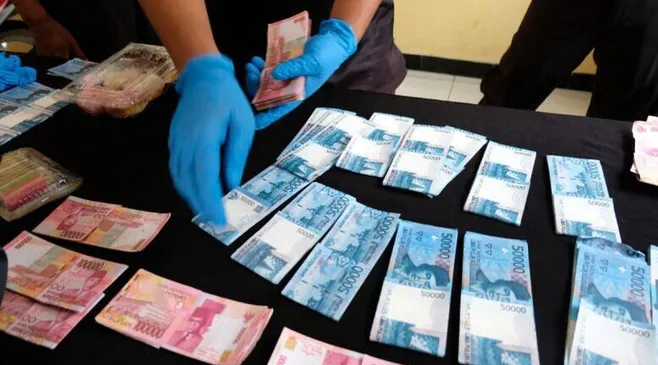 Berkaca dari Kasus UIN Makassar, Ini Ciri-ciri Uang Palsu yang Harus Dikenali Semua Orang