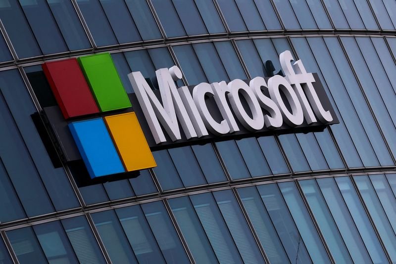 Saham Microsoft anjlok karena penundaan enam bulan untuk chip AI berikutnya