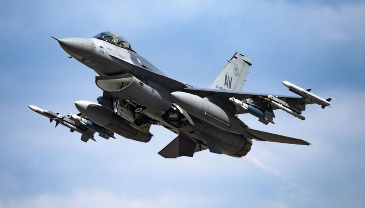 Jet Tempur F-16 Ukraina Jatuh Saat Cegat Ratusan Drone Rusia, Pilot Tewas