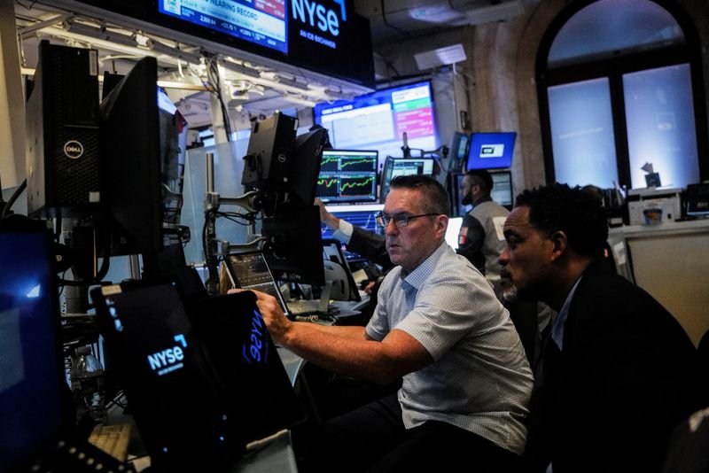 S&P 500 dan Nasdaq capai rekor tertinggi di tengah negosiasi perdagangan dan spekulasi penurunan suku bunga