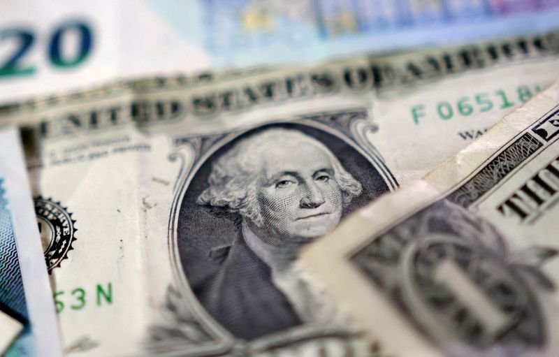 Dolar menguat karena Trump kembali memunculkan kekhawatiran perdagangan