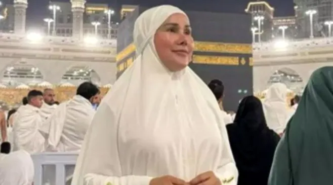 Ramai Transgender Umrah Berbusana Muslimah, ini Pendapat MUI Terkait Isu Kontroversial Tersebut