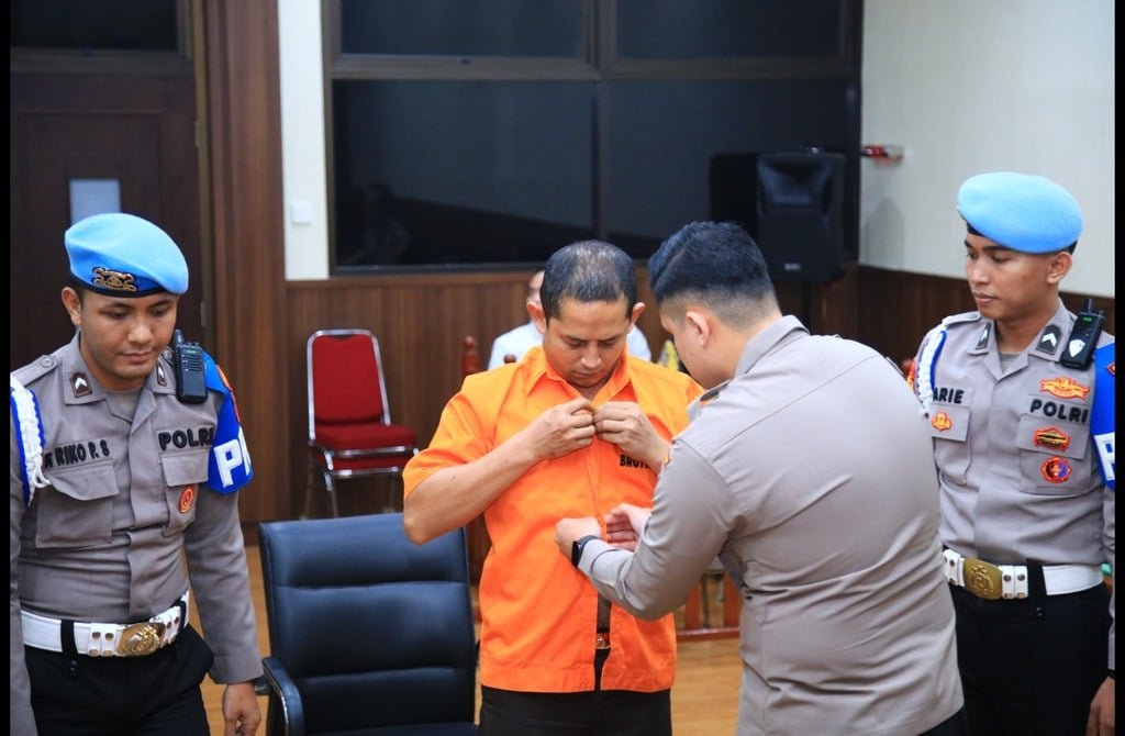 Hadapi Sidang Perdana, Eks Kapolres Ngada Didakwa Cabuli 3 Anak Perempuan di Bawah Umur