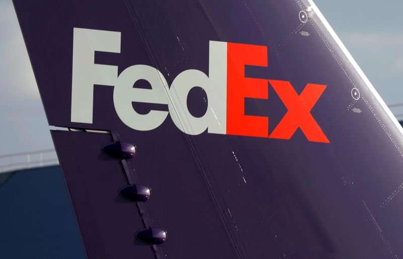 FedEx kembali melayani Israel, mengenakan biaya tambahan pada rute tertentu