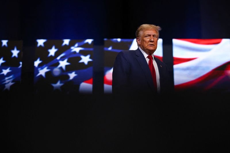 Trump menyalahkan AT&T atas masalah teknis melalui panggilan telepon, AT&T mengatakan jaringannya tidak menyebabkan gangguan