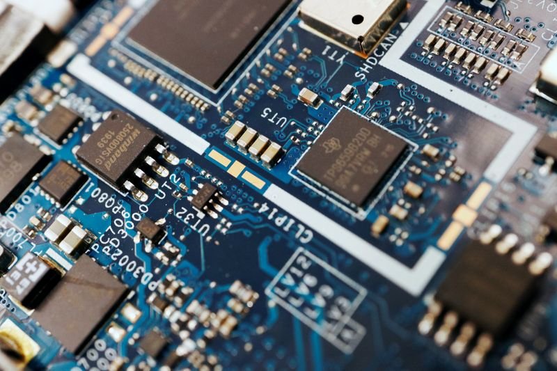 Dua perusahaan chip China berencana melakukan IPO senilai $1,7 miliar, bertaruh pembatasan ekspor AS akan memacu pertumbuhan