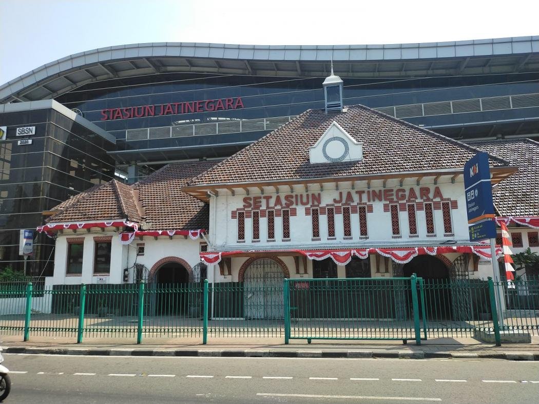 Ada HUT Bhayangkara, 9 Kereta Jarak Jauh Hari Ini Berhenti di Jatinegara