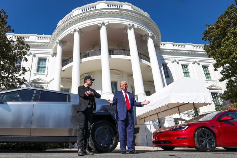 Penjelasan-Apakah meningkatnya perselisihan dengan Trump menimbulkan ancaman regulasi bagi bisnis Musk?