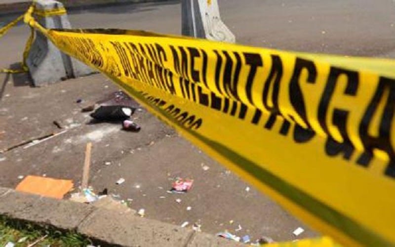 Tragis! Terpeleset di Jalan Licin, Pemotor Tewas Ditabrak Pikap di Bogor