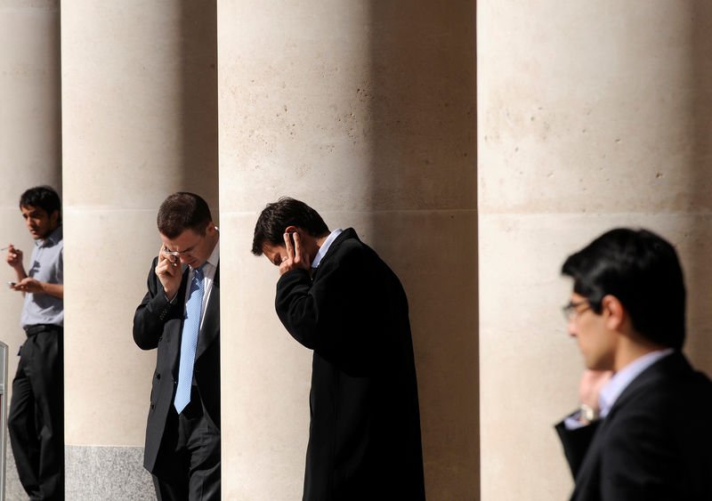 FTSE 100 hari ini: turun setelah pembukaan yang kuat, pound menguat, harga rumah turun pada bulan Juni