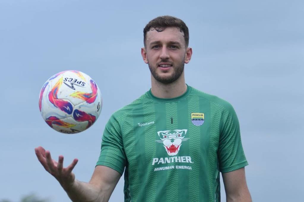 Rapor Kiper Anyar Persib Bandung Adam Przybek di Mata Pelatih