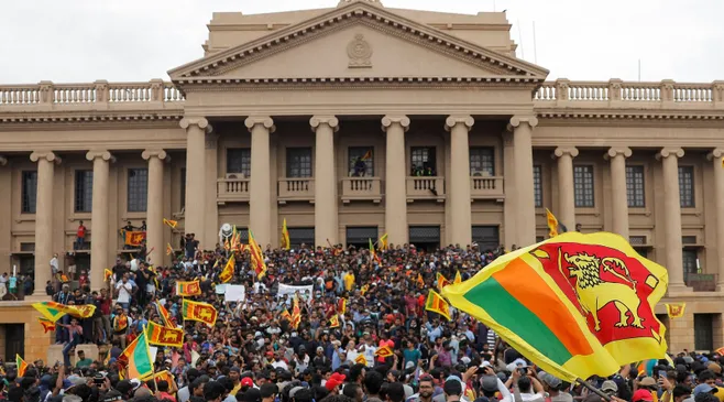 Sri Lanka Tambah Gawat: Presidennya Kabur Diserbu Demonstran, Perdana Menterinya Siap-Siap Mau Resign