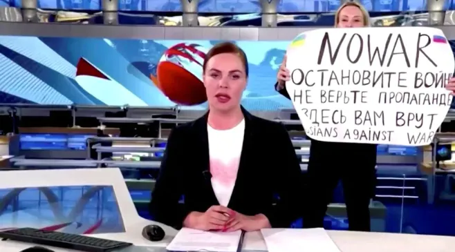 Polisi Rusia Periksa Jurnalis yang Protes Serangan Putin ke Ukraina