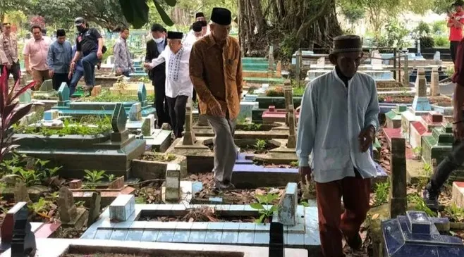 Polisi Temukan Bukti CCTV Penganiayaan Santri Gontor, Pimpinan Pondok Ziarah ke Makam Korban