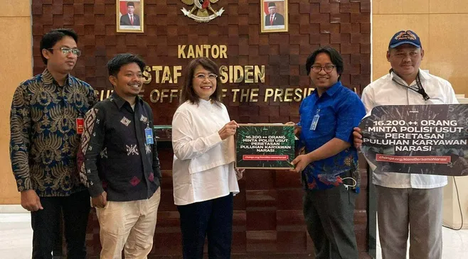 Sambangi KSP, Aktivis Serahkan Petisi 16 Ribu Dukungan Publik Agar Kasus Peretasan ke Narasi Diusut Tuntas