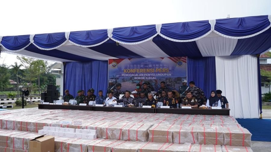 Bea Cukai & TNI Gagalkan Penyelundupan 51 Juta Batang Rokok Ilegal