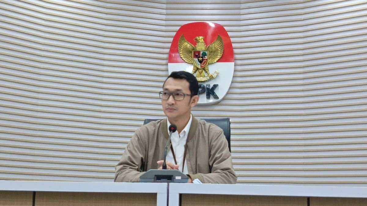 KPK Sita Uang Rp2,8 M dan Pistol dari Rumah Kadis PUPR Sumut