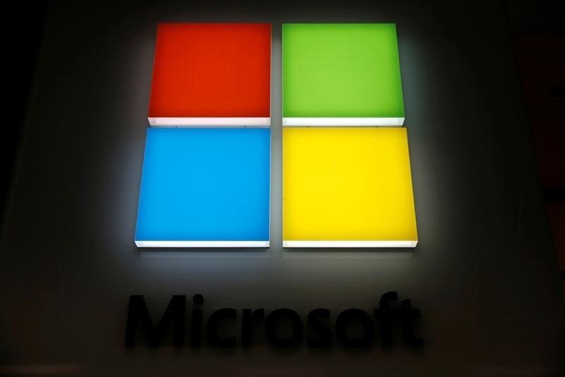 Microsoft menyesuaikan peta jalan chip AI, mengurangi desain hingga tahun 2028 - The Information