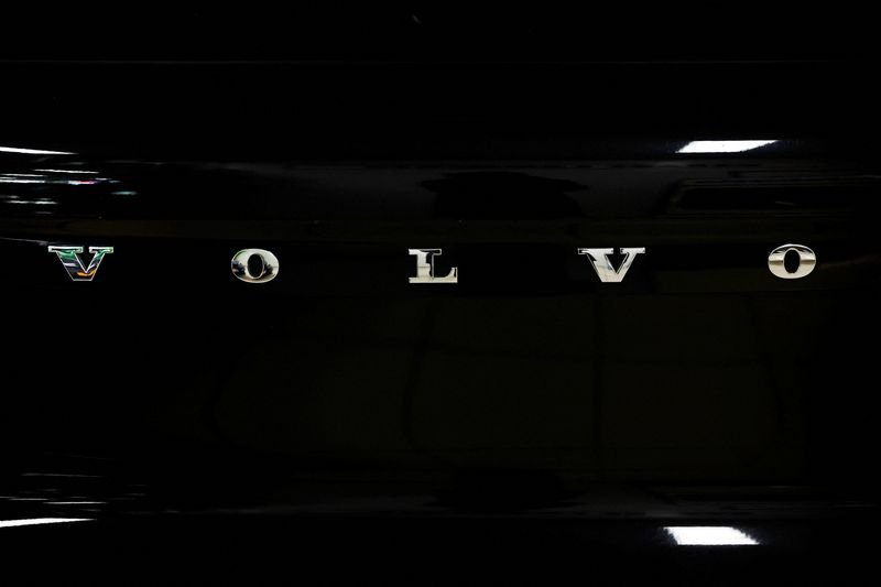 Penjualan mobil Volvo anjlok 12% pada bulan Juni, mobil listrik anjlok 26%