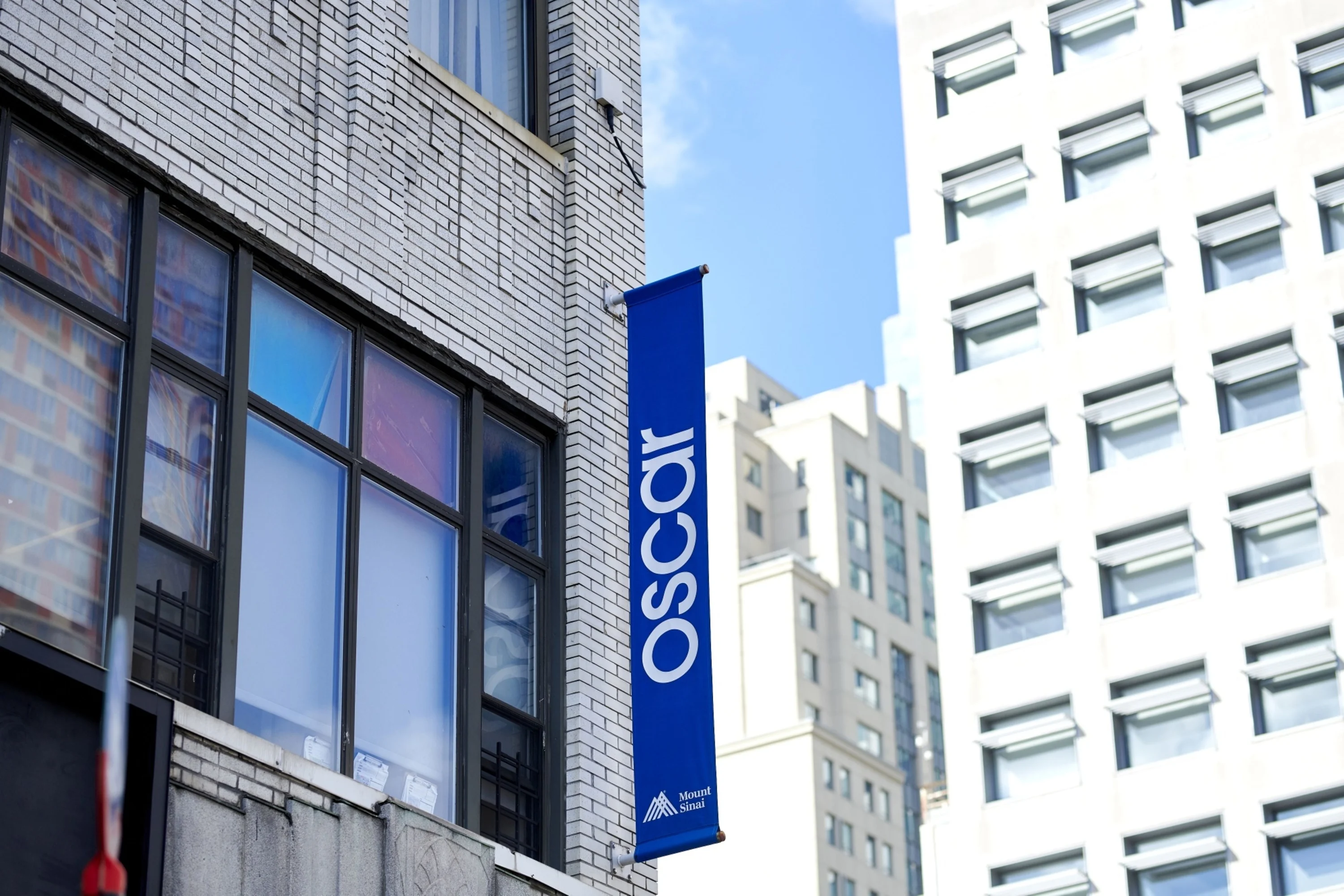 Oscar Health turun karena Barclays melihat penurunan asimetris, dimulai pada Underweight