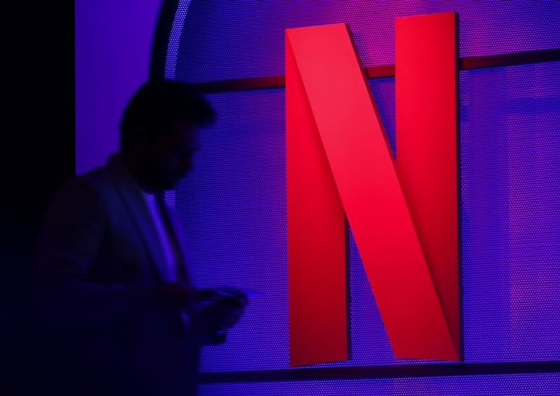 Netflix mengadakan pembicaraan dengan Spotify untuk memperluas konten TV langsung, WSJ melaporkan