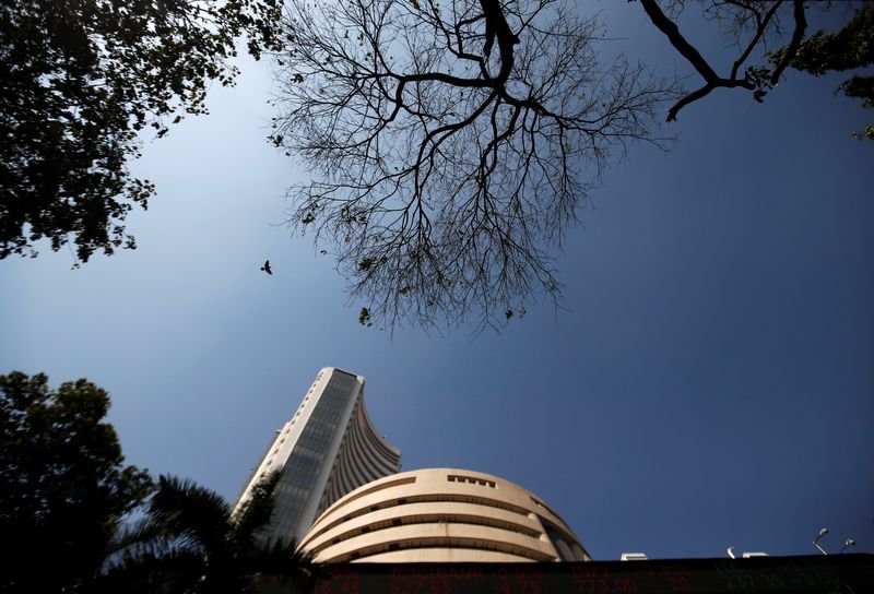 Saham India turun pada penutupan perdagangan; Nifty 50 turun 0,35%