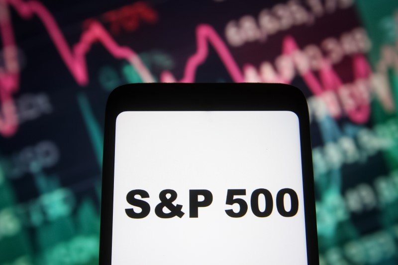 Wolfe mengharapkan pertumbuhan belanja AI yang berkelanjutan akan mendorong investasi pada semester kedua tahun 2025