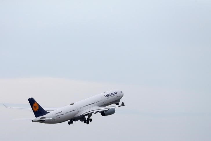Peringkat Lufthansa diturunkan ke “kinerja pasar” di tengah prospek imbal hasil yang lemah