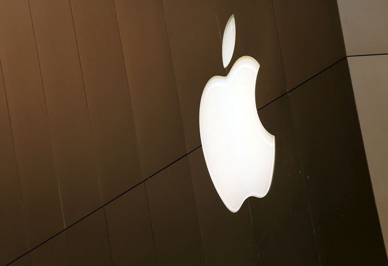 Jefferies menaikkan peringkat saham Apple ke posisi Hold: 'Q3 memiliki potensi kenaikan namun risiko jangka panjang tetap ada'