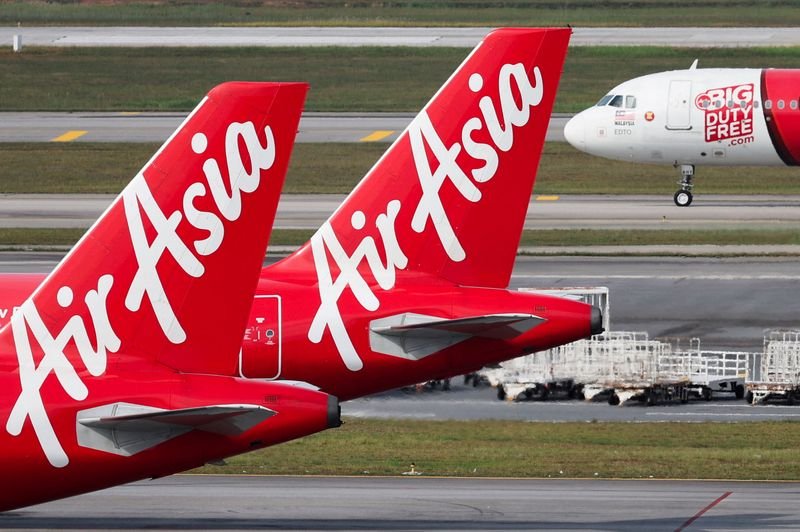 AirAsia dalam pembicaraan untuk mengubah beberapa pesanan Airbus menjadi pesanan jet jarak jauh, kata sumber