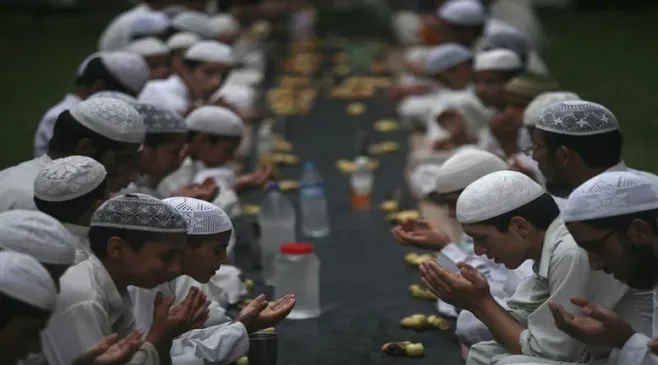 Tuntunan Doa Tahlil Lengkap: Arab, Latin, dan Artinya
