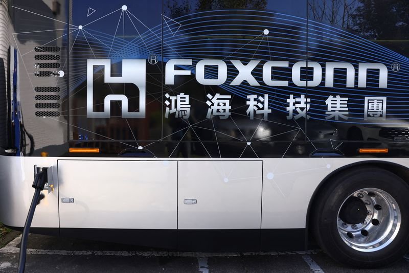 Foxconn melaporkan rekor pendapatan Q2, peringatan tentang risiko geopolitik dan nilai tukar