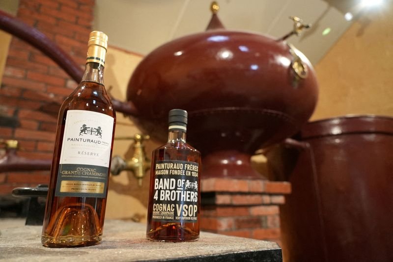 Tiongkok membebaskan produsen cognac besar dari bea dumping brendi Uni Eropa